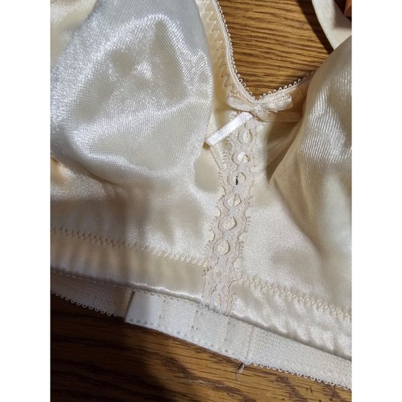 Bali Nude Wireless T-shirt Bra Women's Size 34DD NEW - Picture 2 of 4